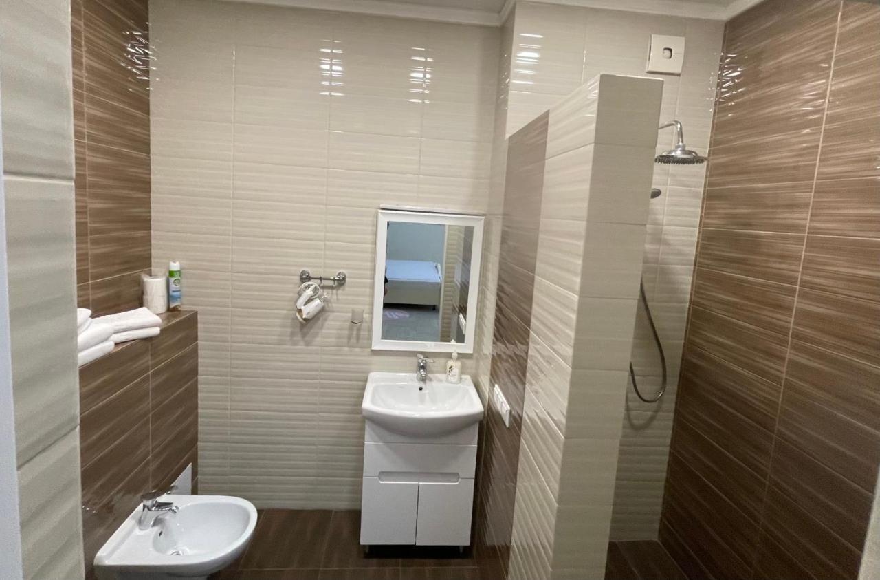 Lebediny Guest House Brest Ngoại thất bức ảnh
