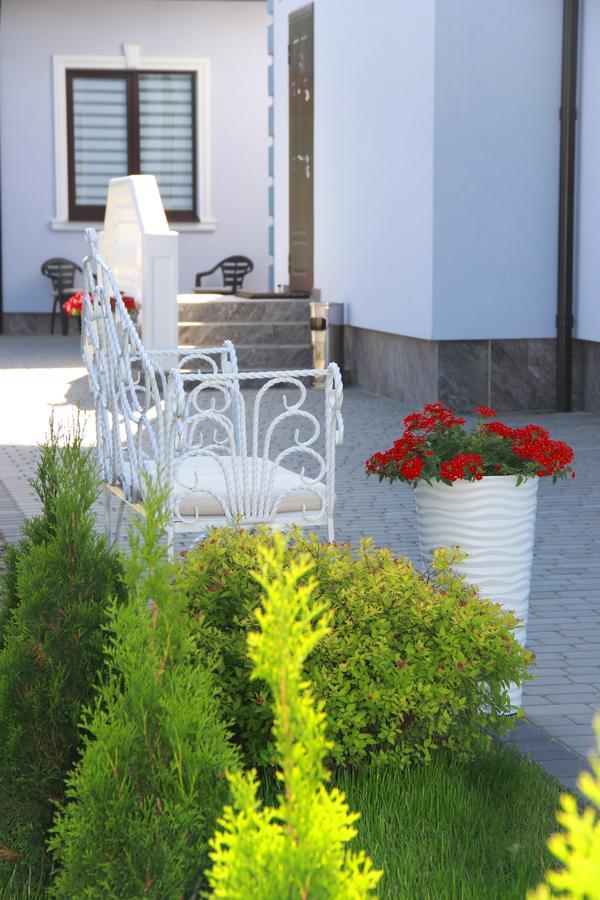 Lebediny Guest House Brest Ngoại thất bức ảnh